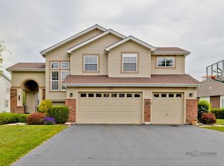 2253 Avalon Dr, Buffalo Grove, IL