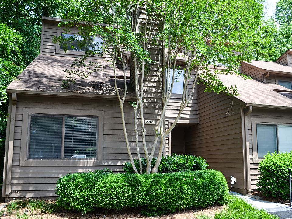1st image of 2742 Schofield Ave