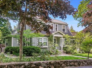 23 Edgewood Rd, Lexington, MA 02420