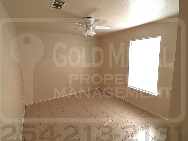3402 Hereford Ln — Photo 8