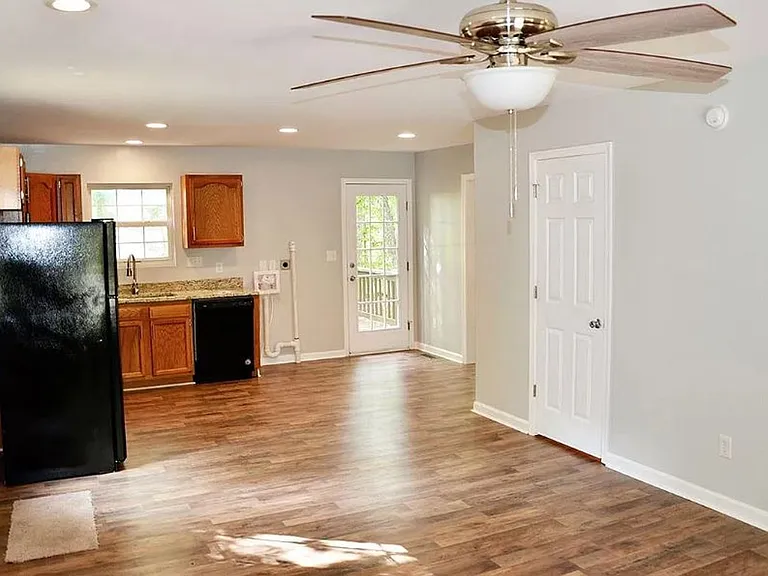 25 Glen Burnie Rd — Photo 6