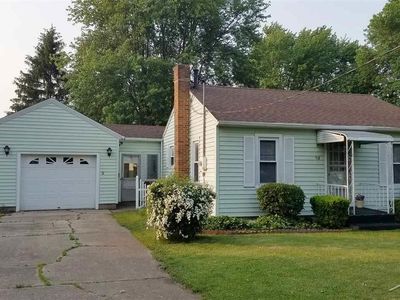 718 Thayer St, Chesaning, MI, 48616