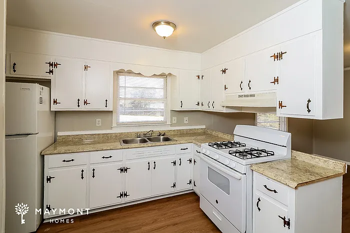 4731 Roberta Cir — Photo 6