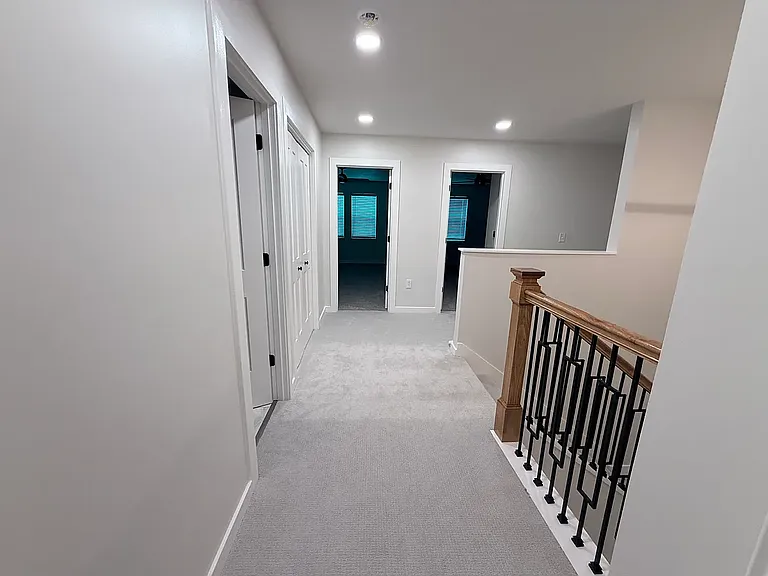 2027 Agnes Ave — Photo 15