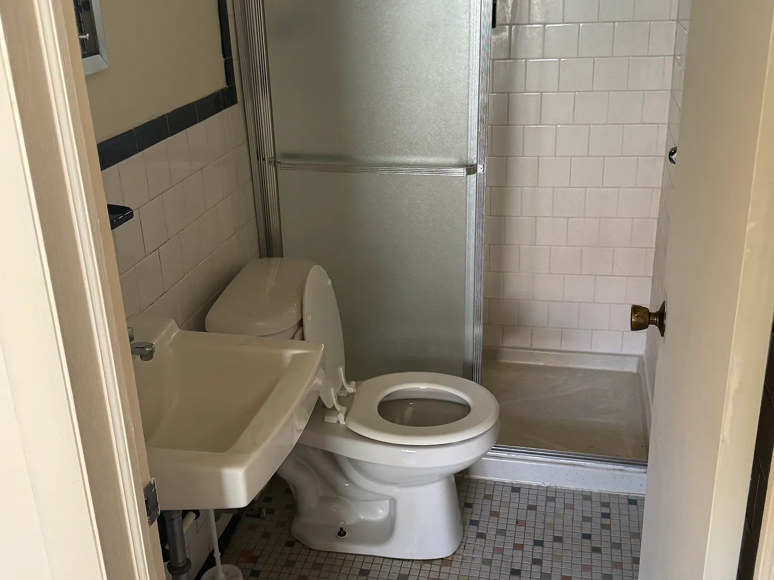 2 bed, 850 sqft, $1,050 — Photo 4