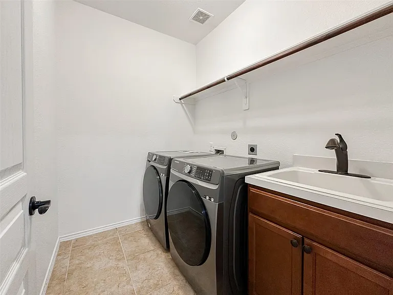 25322 Alverstone Dr — Photo 19
