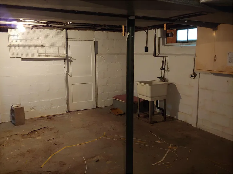 176 Mayar St — Photo 20