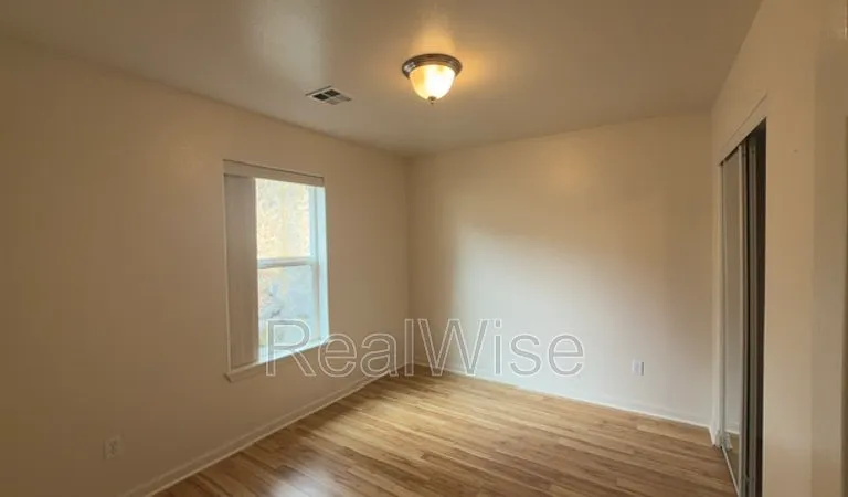1384 NE Ridge Ave — Photo 15