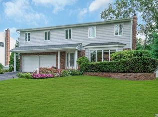 19 Glenmere Ln, Commack, NY 11725