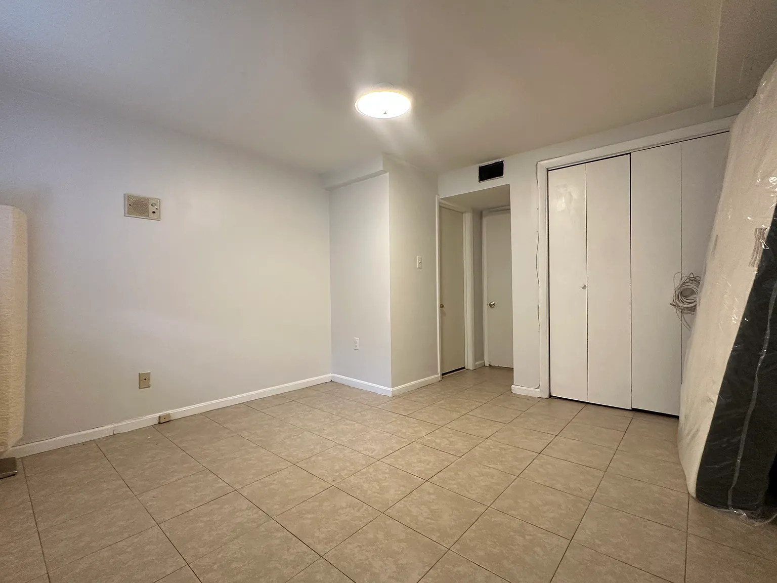 1 bed, 2520 sqft, $1,650 — Photo 3