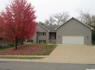 2760 Arabian Trl, Dubuque, IA 52001