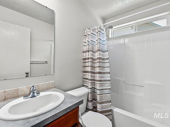5th image of 20533 Wyeth Ave