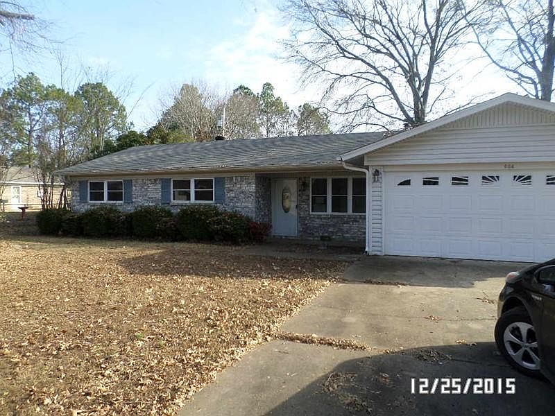 1st image of 604 N Mobile Ave