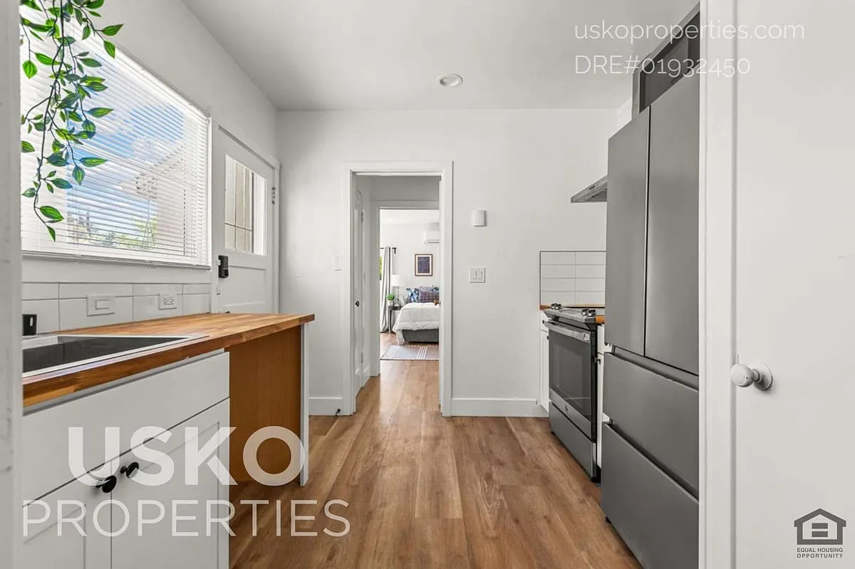 2625 27th St #2, Sacramento, CA 95818, USA — Photo 2