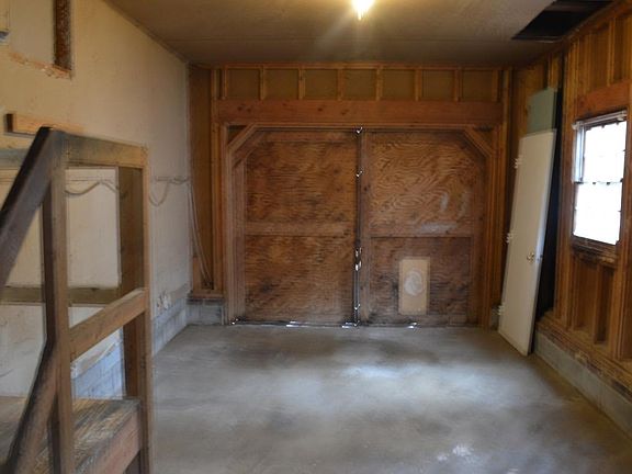 2nd image of 804 Goodwood Ct