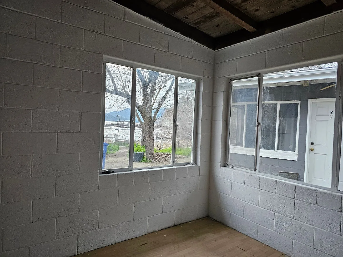 2 bed, 1.0 bath, $1,150 — Photo 2