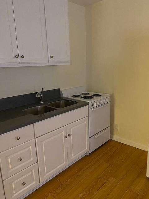1st image of 936 N Orange Grove Ave #11