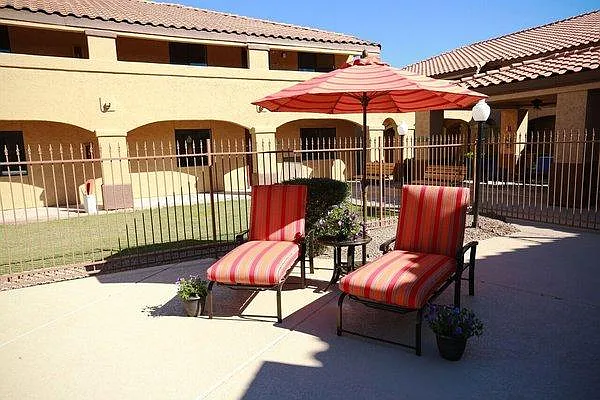 10134 W Mohawk Ln — Photo 38
