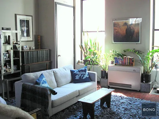 Rented by Bond New York | media 12