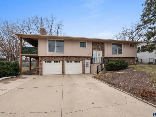 2609 S Sherman Ave, Sioux Falls, SD 57105