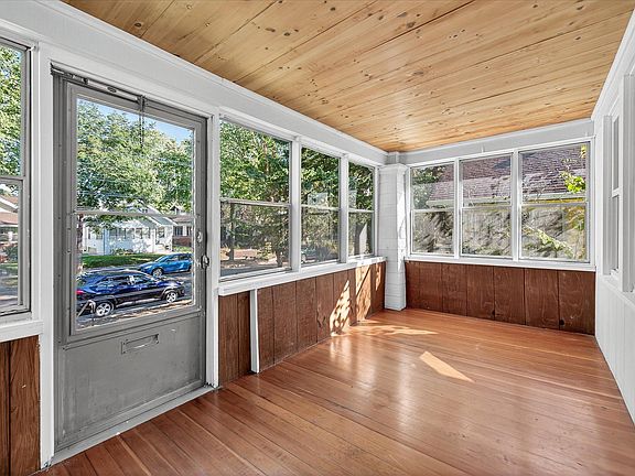 3rd image of 1174 Lafond Ave