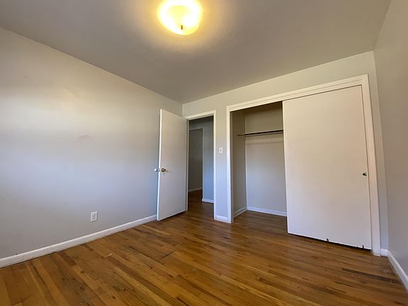 4th image of 1767 Oxford Dr APT 1