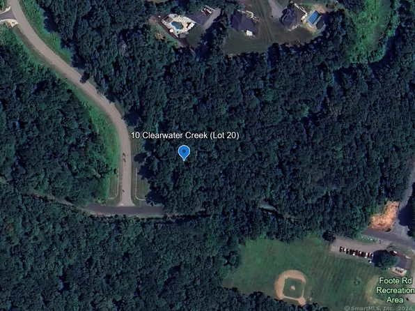10 Clearwater Creek, Burlington, CT 06013