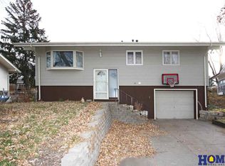 4430 Grandview Blvd, Lincoln, NE 68521