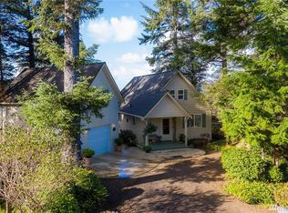 18 Sapphire Dr, Pacific Beach, WA 98571