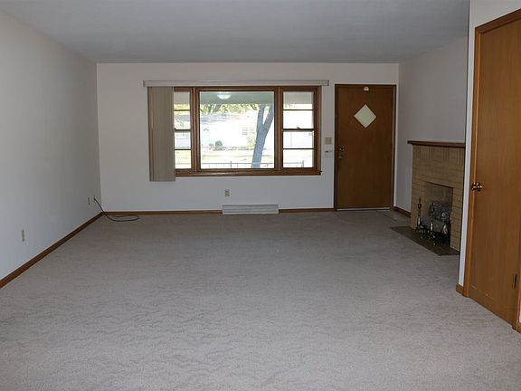 4th image of 2600 Rosewood Ave