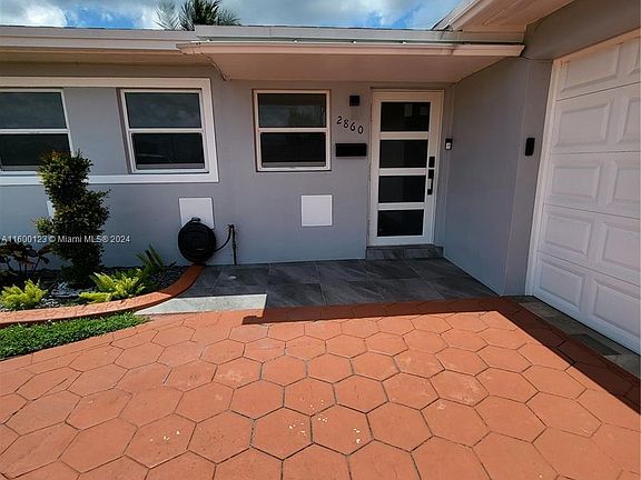 4th image of 2860 NW 185th St