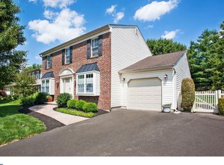 272 Hampton Dr, Langhorne, PA 19047