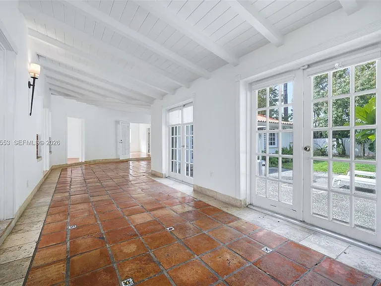 2300 S Miami Ave — Photo 15