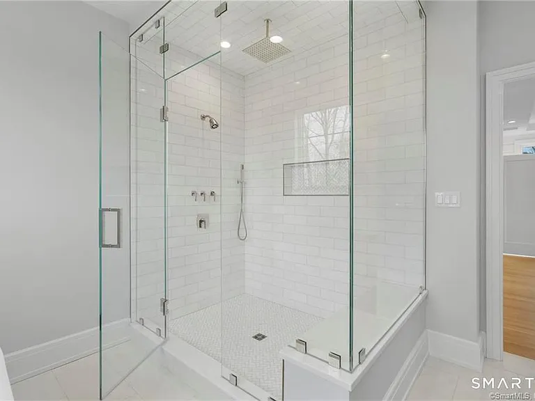 5 Shaw Ave — Photo 24