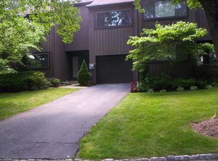 11 Hemlock Ln, Morristown, NJ 07960