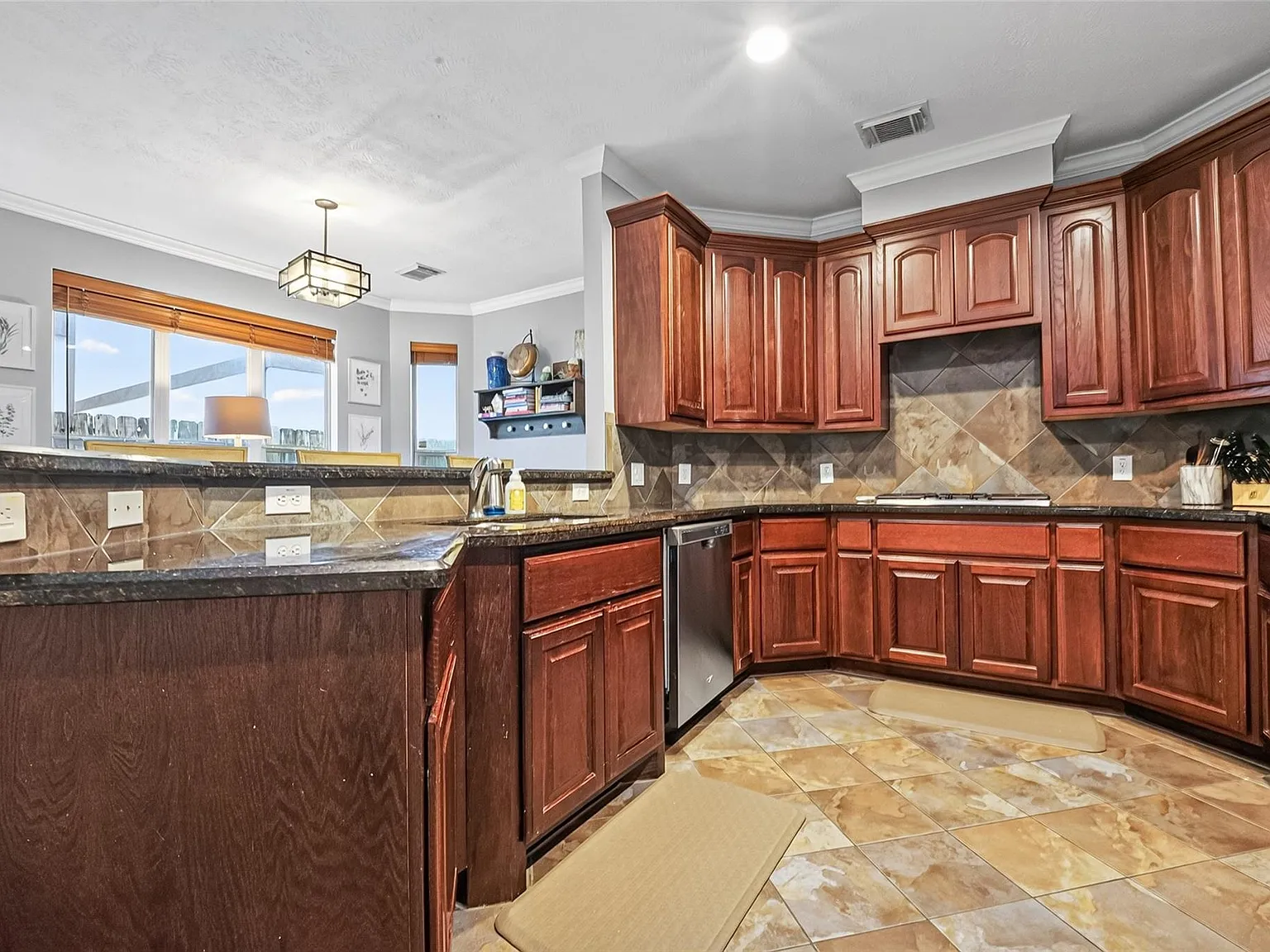 3 bed, 2.5 bath, 2621 sqft, $3,595 — Photo 2