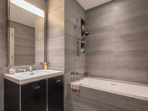 252 South Street image 4 of 25