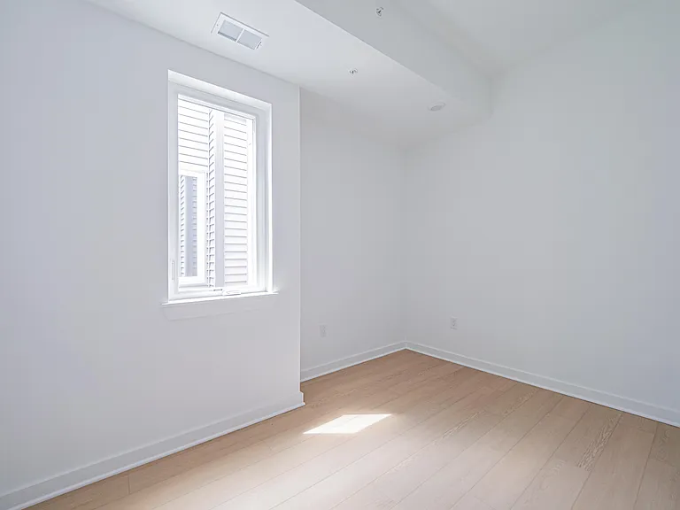 2403-07 W Thompson St #6 — Photo 8