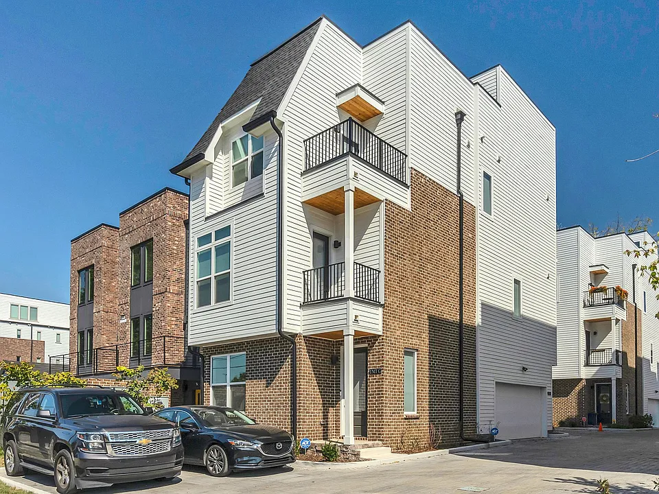 121 Neill Ave #G