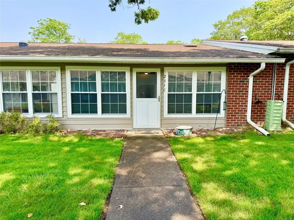 231 Blackpool Court #C, Ridge, NY 11961