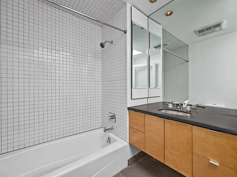 1130 Lombard St — Photo 27