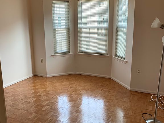 3rd image of 8 Pembrook Ave