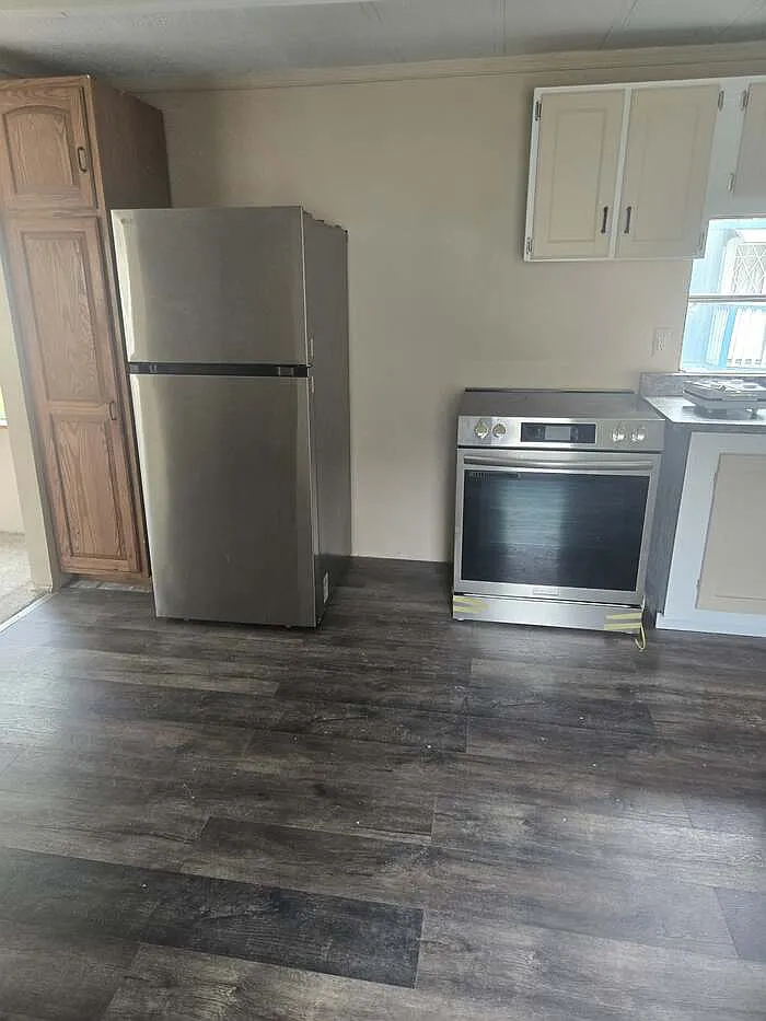 3 bed, 1.0 bath, $1,200 — Photo 1