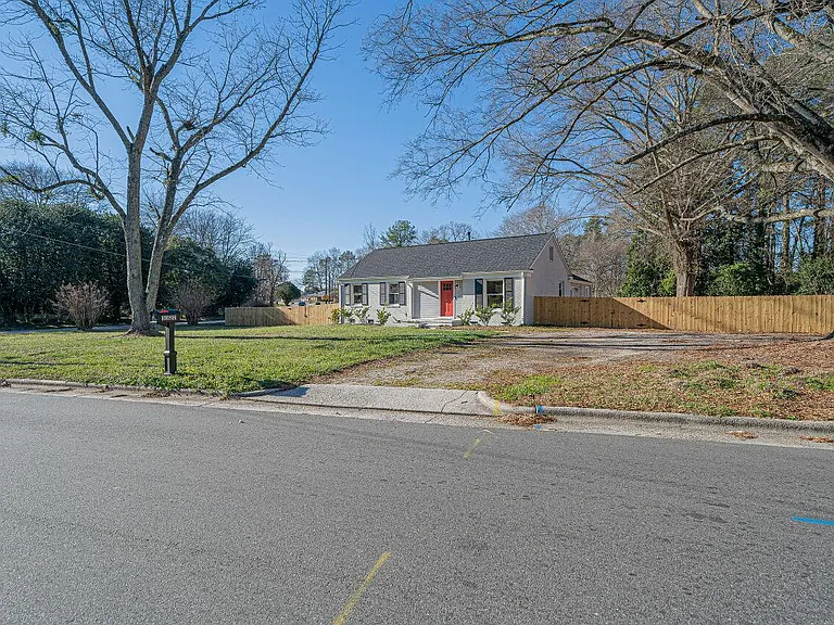 3322 Bell Dr — Photo 31