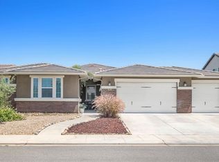 3053 Robinwood Ave, Clovis, CA 93619