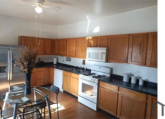 428 S 4th St #2