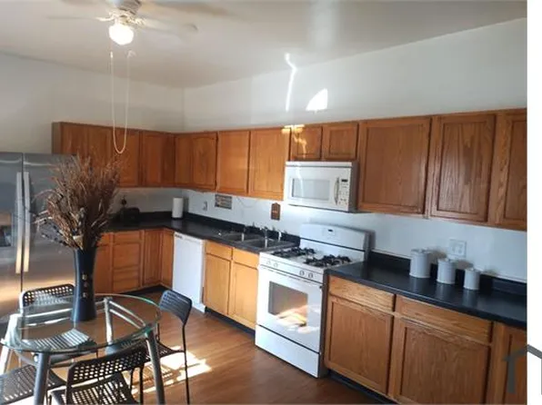 428 S 4th St #2, Rockford, IL 61104