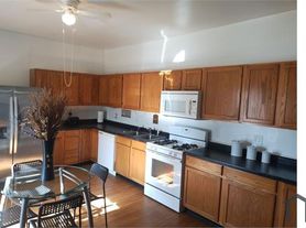 428 S 4th St