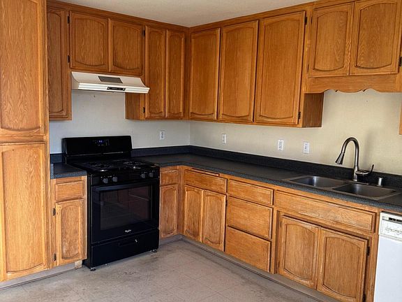 5th image of 1105 S McCall St