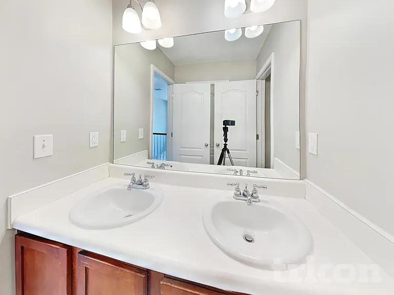 1289 Avington Glen Dr — Photo 18